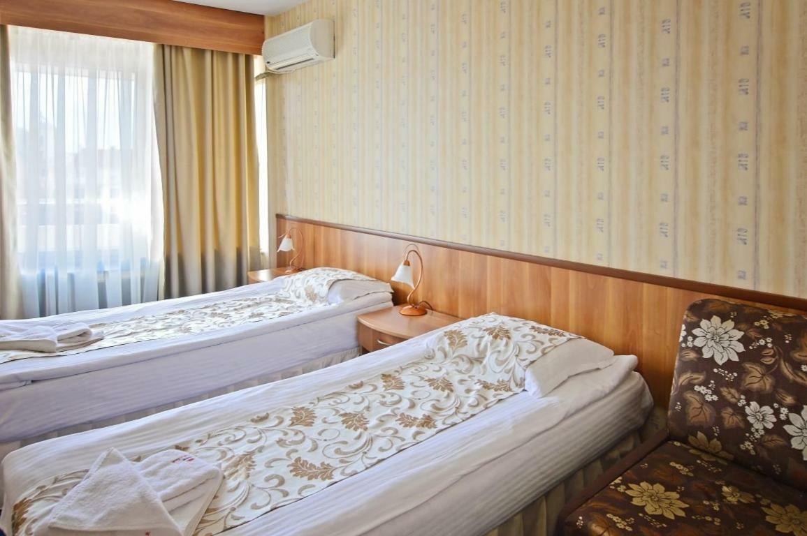 Хотел Казанлък Exterior foto